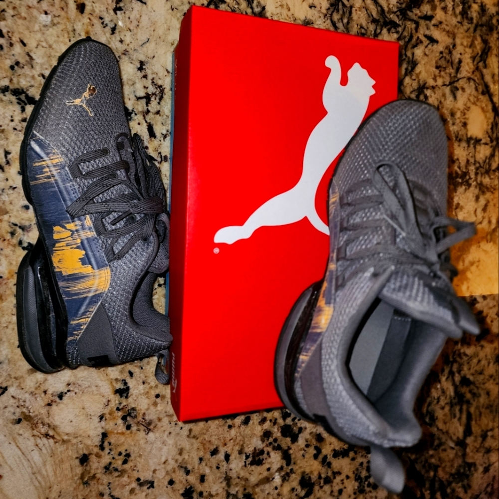 Puma Men's MetaSpeed Athletic Shoes